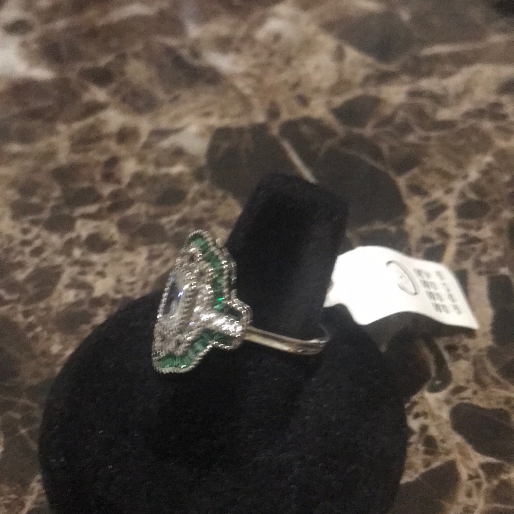 Emerald ring - Picture 2 of 3
